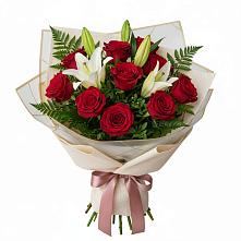 Букет цветов из:  Лилии и Розы в Ольгино