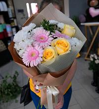 Букет цветов из:  Герберы, Розы и Хризантемы в Ольгино