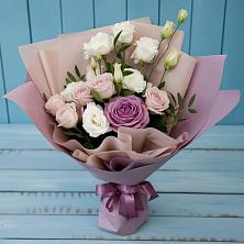 Букет цветов из:  Розы и Лизиантусы в Ольгино