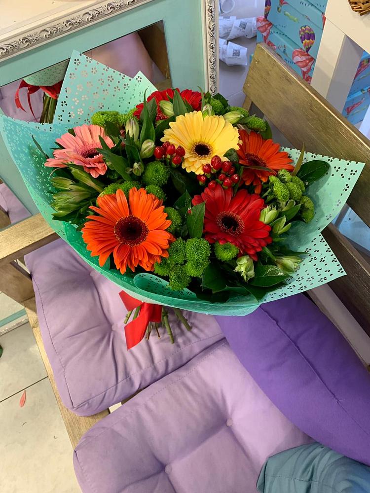 Букет цветов из: Герберы, Хризантемы и Альстромерии в Ольгино