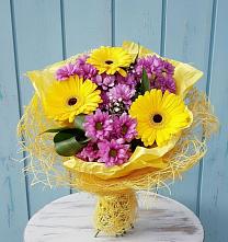 Букет цветов из:  Хризантемы и Герберы в Ольгино