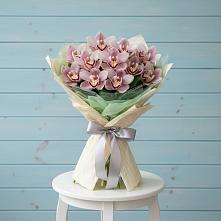 Букет цветов из:  Орхидеи и Розы в Ольгино