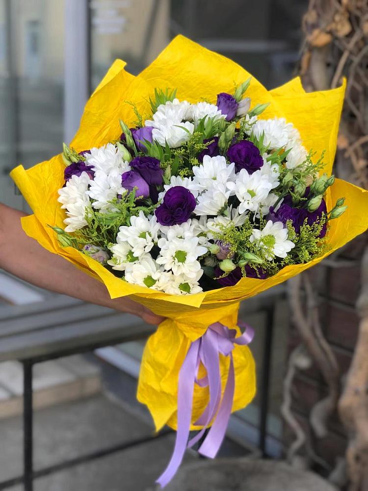 Букет цветов из: Ирисы, Хризантемы и Ромашки в Ольгино