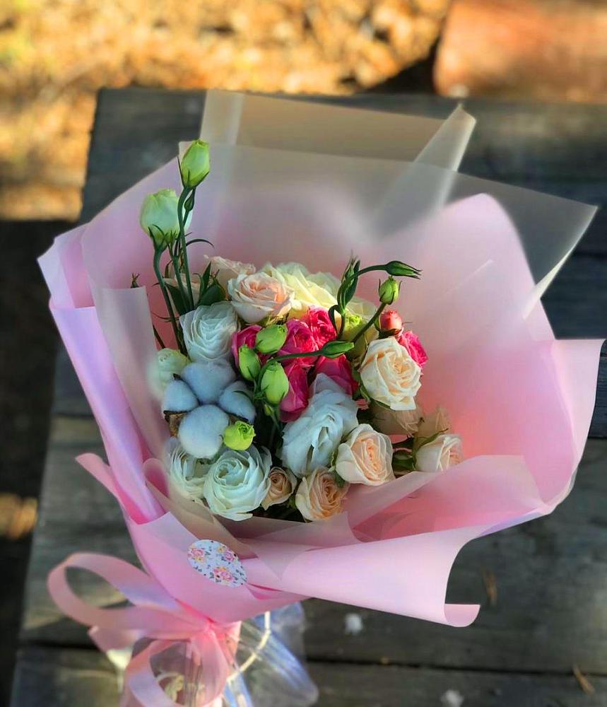 Букет цветов из: Розы и Лизиантусы в Ольгино