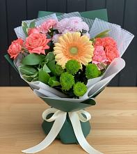 Букет цветов из:  Гвоздики, Розы, Герберы и Хризантемы в Ольгино