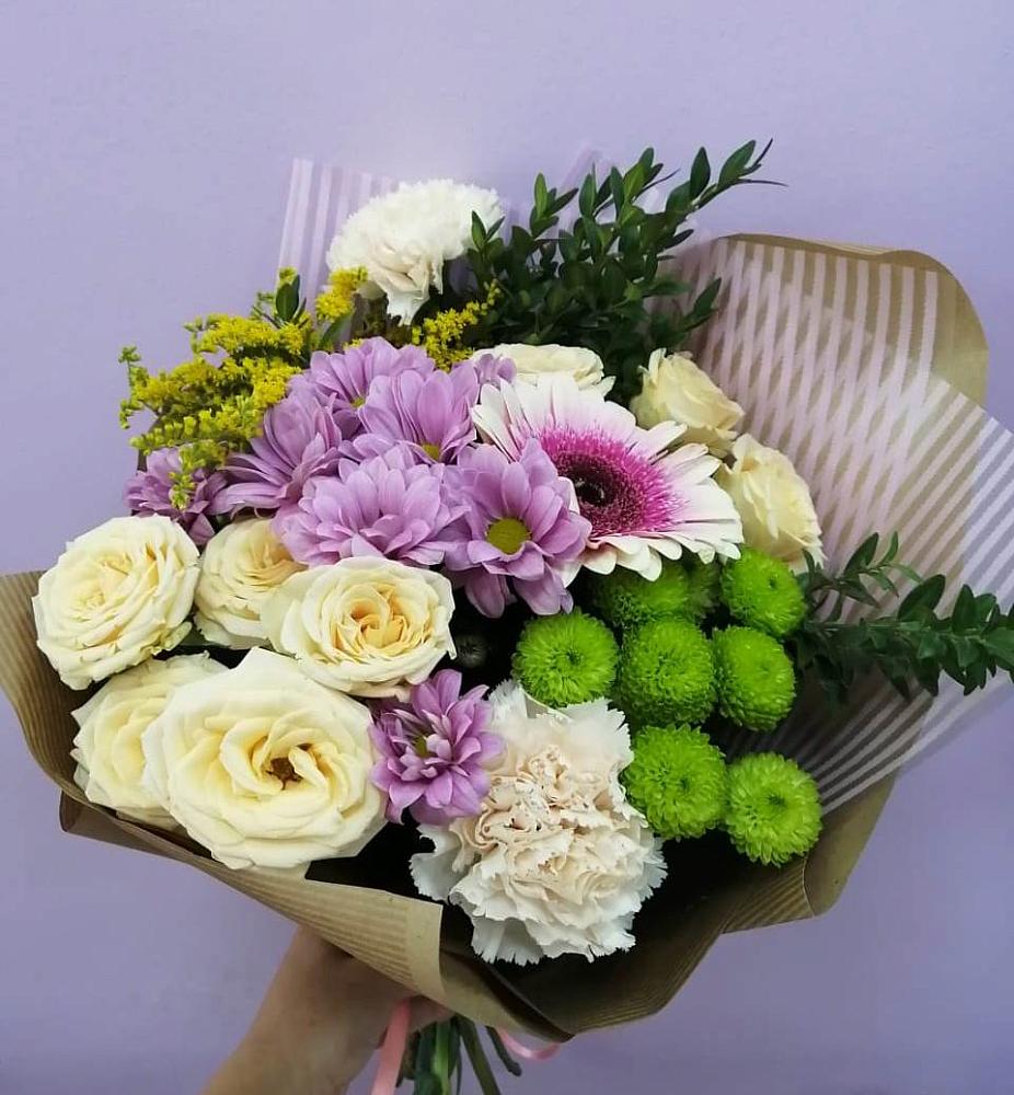 Букет цветов из: Хризантемы, Розы, Гвоздики и Герберы в Ольгино