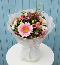 Букет цветов из:  Герберы, Альстромерии и Лизиантусы в Ольгино