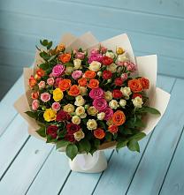 Букет Микс из разноцветных кустовых роз в Ольгино