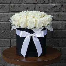 Цветочная композиция из Розы в шляпной коробке в Ольгино